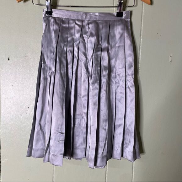 CHRISTIAN DIOR Vintage Silver‎ Silk Satin Pleated A-Line Mini Skirt 4P - Picture 1 of 5
